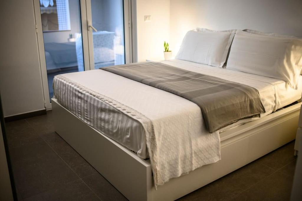 Matilde'S Flat Apartman Milazzo Kültér fotó